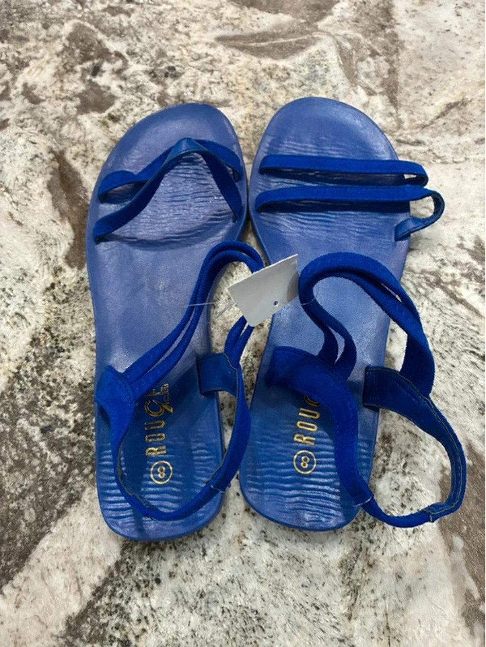 Rouge size 8 blue sandals